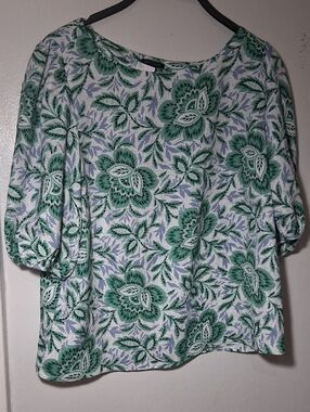 Ann Taylor Mint and White Floral Scoop-Neck Blouse